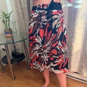 Long colourful skirt with belt